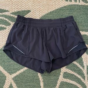 Lululemon Shorts - Hotty Hot Short 2.5”
